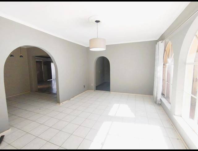 5 BEDROOM HOUSE FOR SALE IN SUNWARD PARK